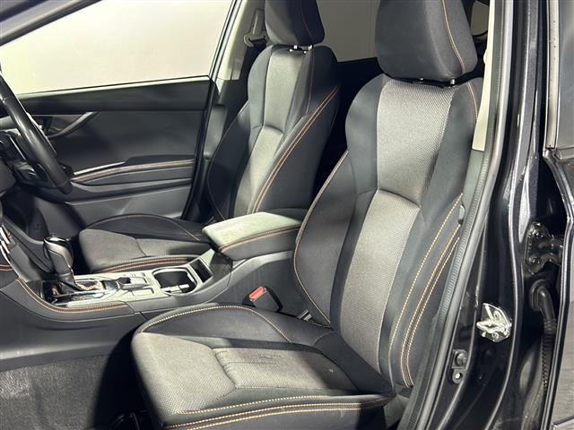 ＸＶ ２．０ｉ－Ｌ　アイサイト　禁煙車　アイサイト　純正８インチナビ　ＣＤ　ＤＶＤ　Ｂｌｕｅｔｏｏｔｈ　フルセグＴＶ　レーダークルーズコントロール　ブラインドスポットモニター　純正フロアマット　革巻きステアリング　ＬＥＤヘッドライト（25枚目）