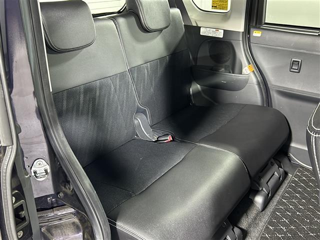 【　セカンドシート　】２列目も広々お乗りいただけます♪