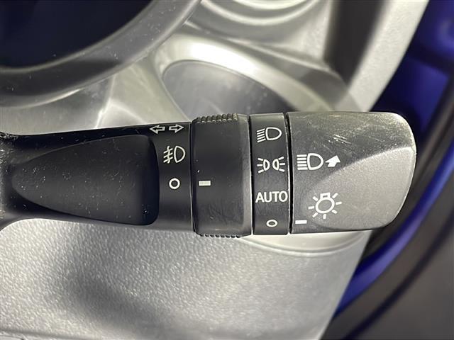 【　オートライト　】オートライトなのでライトの点け忘れを気にすることなく運転が出来ます♪