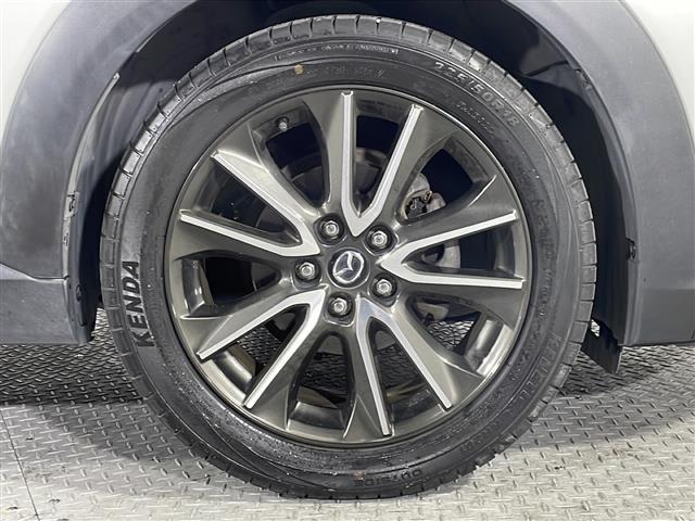 【純正アルミホイール】純正の専用アルミホイールが足元を飾ります！ＩＤＯＭでは、社外アルミホイールや、スタッドレスタイヤも取扱いしております。ぜひご相談ください。