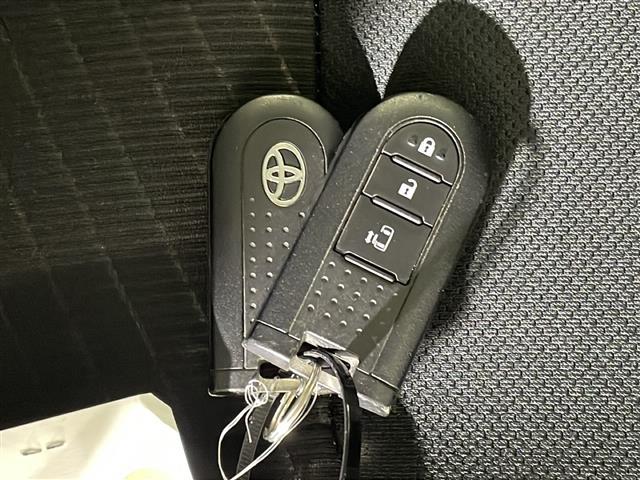 ルーミー Ｘ　Ｓ　県外仕入れ　禁煙車　純正９インチナビ　ビルトインＥＴＣ　ドライブレコーダー　シートヒーター　ステアリングリモコン　バックカメラ　プッシュスタート　ヘッドライトレベライザー（40枚目）