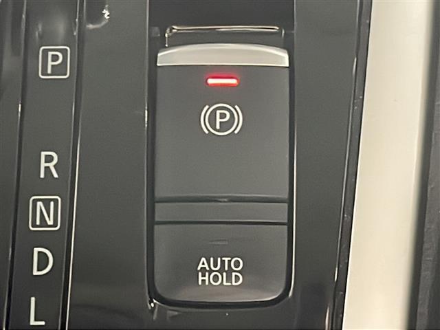 【電動パーキングブレーキ】パーキングブレーキを指先だけで操作可能です！力の弱い人にも安心してブレーキをかけていただけます！