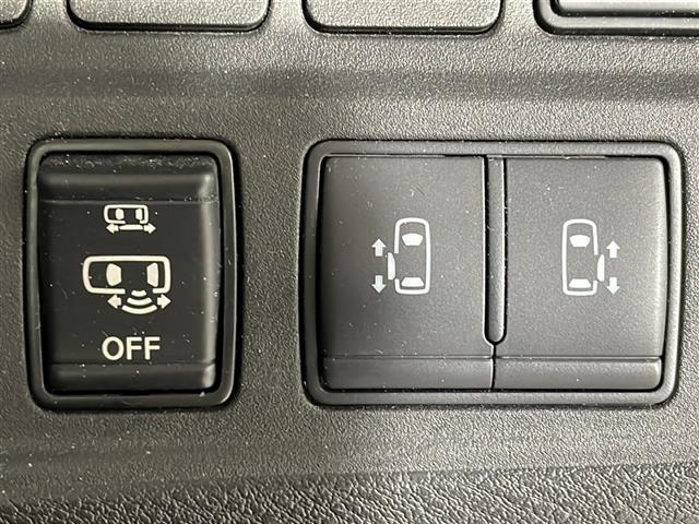 【両側パワースライドドア】小さなお子さまでもボタン一つで乗り降りラクラクです！両手に荷物を抱えている状態でもボタンを押せば自動で開閉するので、お買い物やお出かけの際にはとっても重宝します！