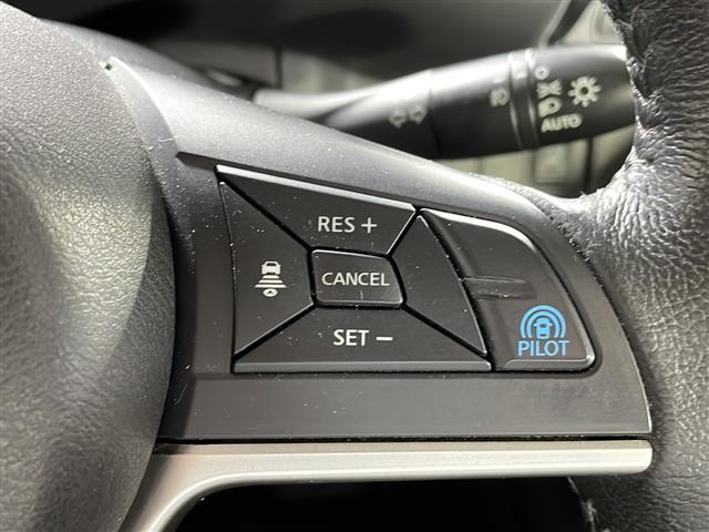 【オートワイパー（ＡＵＴＯ）】雨が降り出した時に、雨滴検出用センサー（レインセンサー）が雨滴を感知すると、自動でワイパーが動作します。