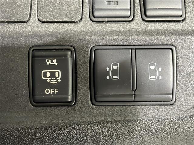 【両側パワースライドドア】小さなお子さまでもボタン一つで乗り降りラクラクです！両手に荷物を抱えている状態でもボタンを押せば自動で開閉するので、お買い物やお出かけの際にはとっても重宝します！