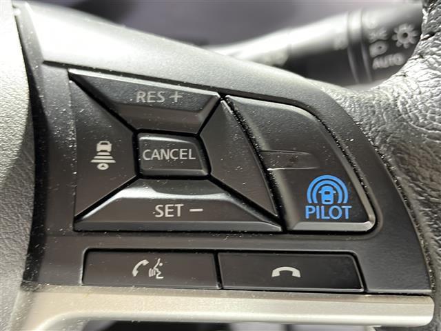 【アダプティブクルーズコントロール（ＡＣＣ）】アクセルを踏まなくても、設定した速度で走行したり、先行車との車間距離を適切に維持する追従走行できます！機能には限界があるためご注意ください。