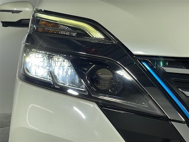 【ライト・ランプ】悪天候や夜間の走行も視界良好で安心してお乗りいただけます。ヘッドライト・ホイール・フロントガラスなど色々な部分コーティングをご用意しております。ぜひご相談ください。