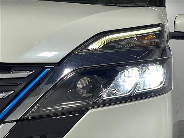 【ライト・ランプ】悪天候や夜間の走行も視界良好で安心してお乗りいただけます。ヘッドライト・ホイール・フロントガラスなど色々な部分コーティングをご用意しております。ぜひご相談ください。