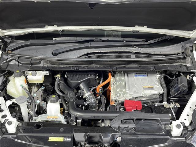 【エンジンルーム】エンジンの調子は良好です！ご納車前にはしっかりとオイル交換・その他油種類の点検補充をさせて頂きます。また、ガリバーでは修復歴のある車は販売いたしません。