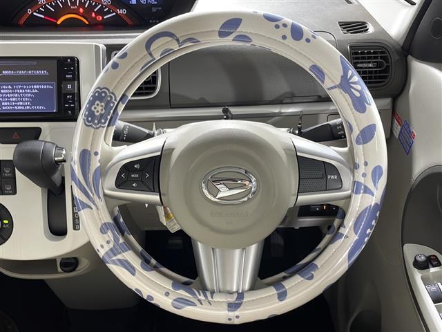 【ステアリング】軽い力で扱いやすいハンドルです。目立つ傷やスレなどなく綺麗な状態です！「プレミアム抗菌コートＧ」をいれていただくとさらに快適に！清潔なお車はお子様にも安心ですね！