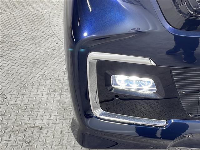 【　フォグランプ　】日本語で霧灯（むとう）と呼ばれるフォグランプは、その名の通り濃い霧が発生した際などに点灯させて、視界を確保する重要なランプです！