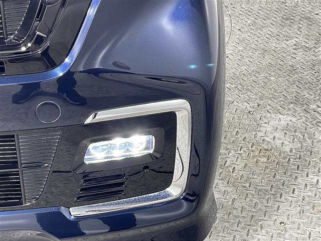 【　フォグランプ　】日本語で霧灯（むとう）と呼ばれるフォグランプは、その名の通り濃い霧が発生した際などに点灯させて、視界を確保する重要なランプです！