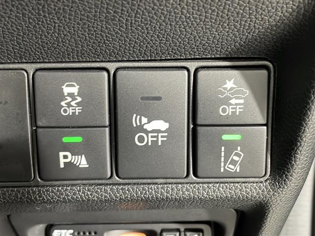 【車両接近通報装置】低速でモーターによる走行をしている時に、歩行者にクルマの接近を知らせ、注意を促します！一時停止スイッチでＯＮ／ＯＦＦの切り替えが可能です！