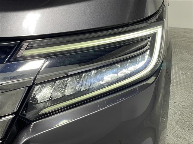 【ＬＥＤヘッドライト】消費する電力が少なく耐久年数が長いのが特徴のヘッドライトです。さらに長持ちさせたい方は、ヘッドライト・フロントガラスなどのコーティングもご用意しています。