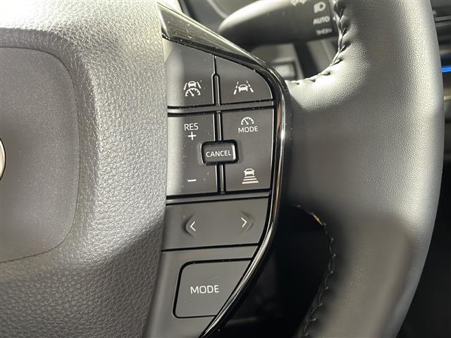 【アダプティブクルーズコントロール（ＡＣＣ）】アクセルを踏まなくても、設定した速度で走行したり、先行車との車間距離を適切に維持する追従走行できます！機能には限界があるためご注意ください。