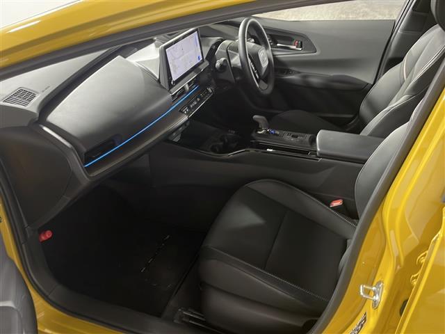 【助手席】きれいな助手席なので家族や友だちに乗ってもらっても安心です！