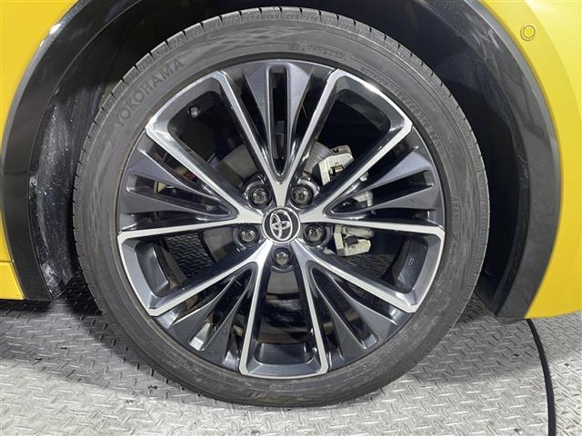 【純正アルミホイール】純正の専用アルミホイールが足元を飾ります！ＩＤＯＭでは、社外アルミホイールや、スタッドレスタイヤも取扱いしております。ぜひご相談ください。