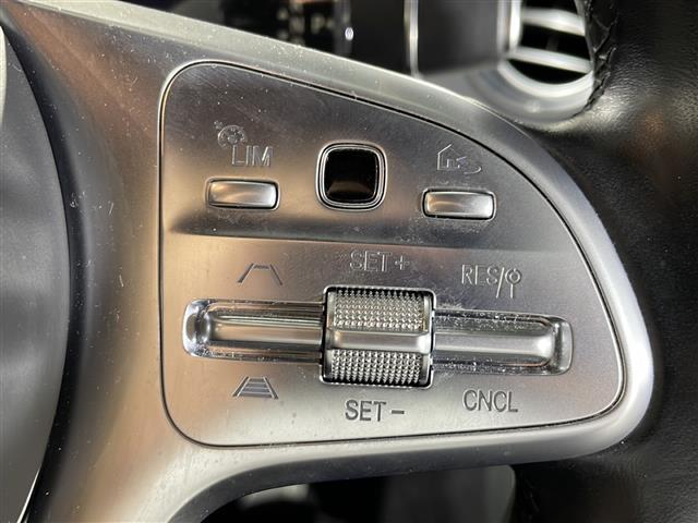 【クルーズコントロール】高速道路や自動車専用道路を走行中にドライバーが設定した速度で、アクセルペダルを踏まなくても、一定の車速で走行してくれます！