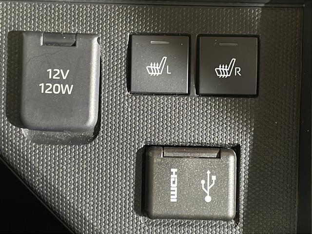 【シートヒーター】シートを温めてくれる暖房機器です！長時間座っていると負担が掛かりやすい背中や腰、または冬場などの寒い日に冷えやすい脚部に快適なぬくもりを伝えます。