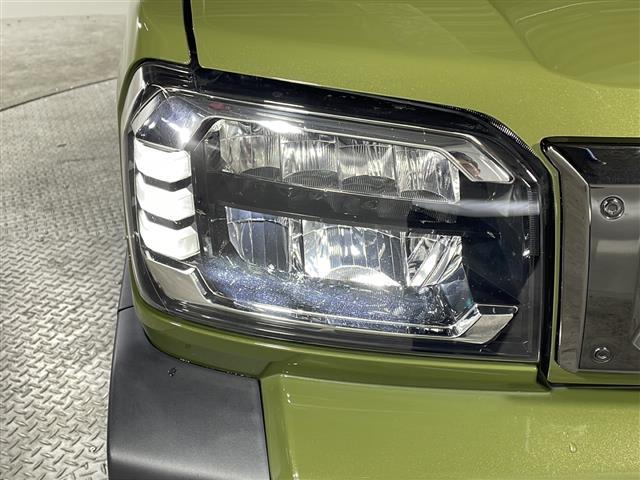 【ＬＥＤヘッドライト】消費する電力が少なく耐久年数が長いのが特徴のヘッドライトです。さらに長持ちさせたい方は、ヘッドライト・フロントガラスなどのコーティングもご用意しています。