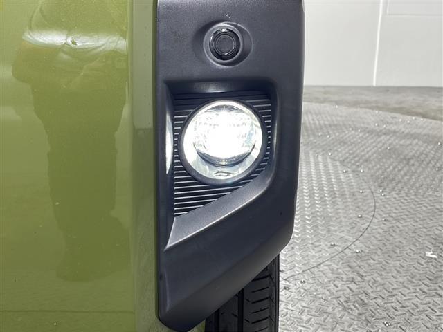 【　フォグランプ　】日本語で霧灯（むとう）と呼ばれるフォグランプは、その名の通り濃い霧が発生した際などに点灯させて、視界を確保する重要なランプです！