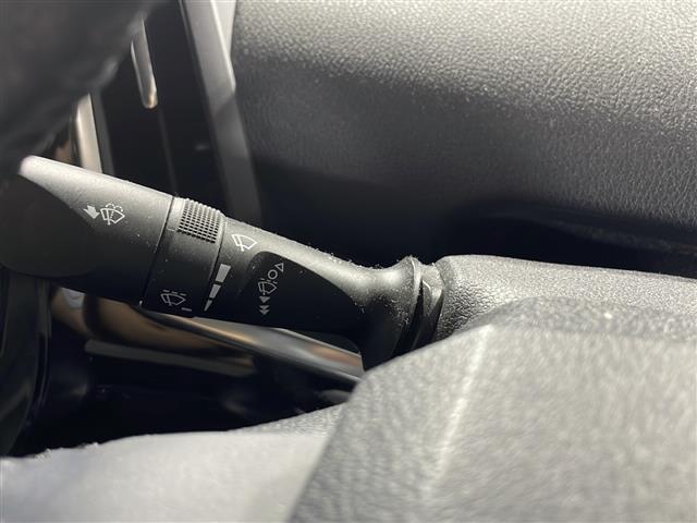 プリウスPHV Aレザーパッケージ 禁煙車 ワンオーナー 純正11.6インチナビ バックカメラ クルーズコントロール パワーシート レザーシート コーナーセンサー シートヒーター 純正アルミ 純正マット オートハイビーム スペアキー(12枚目)