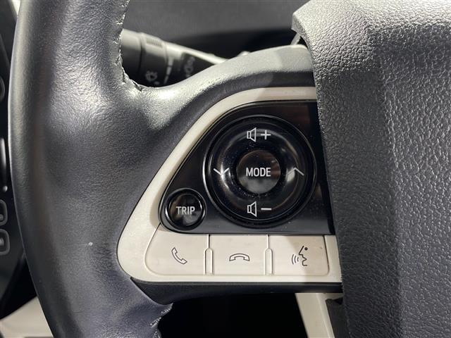 プリウスPHV Aレザーパッケージ 禁煙車 ワンオーナー 純正11.6インチナビ バックカメラ クルーズコントロール パワーシート レザーシート コーナーセンサー シートヒーター 純正アルミ 純正マット オートハイビーム スペアキー(13枚目)