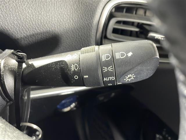 プリウスPHV Aレザーパッケージ 禁煙車 ワンオーナー 純正11.6インチナビ バックカメラ クルーズコントロール パワーシート レザーシート コーナーセンサー シートヒーター 純正アルミ 純正マット オートハイビーム スペアキー(15枚目)