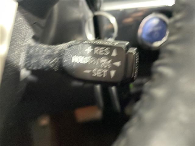 プリウスPHV Aレザーパッケージ 禁煙車 ワンオーナー 純正11.6インチナビ バックカメラ クルーズコントロール パワーシート レザーシート コーナーセンサー シートヒーター 純正アルミ 純正マット オートハイビーム スペアキー(16枚目)