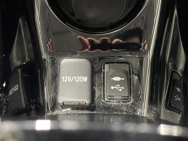 プリウスPHV Aレザーパッケージ 禁煙車 ワンオーナー 純正11.6インチナビ バックカメラ クルーズコントロール パワーシート レザーシート コーナーセンサー シートヒーター 純正アルミ 純正マット オートハイビーム スペアキー(17枚目)