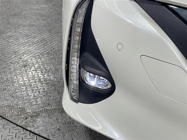 プリウスPHV Aレザーパッケージ 禁煙車 ワンオーナー 純正11.6インチナビ バックカメラ クルーズコントロール パワーシート レザーシート コーナーセンサー シートヒーター 純正アルミ 純正マット オートハイビーム スペアキー(22枚目)