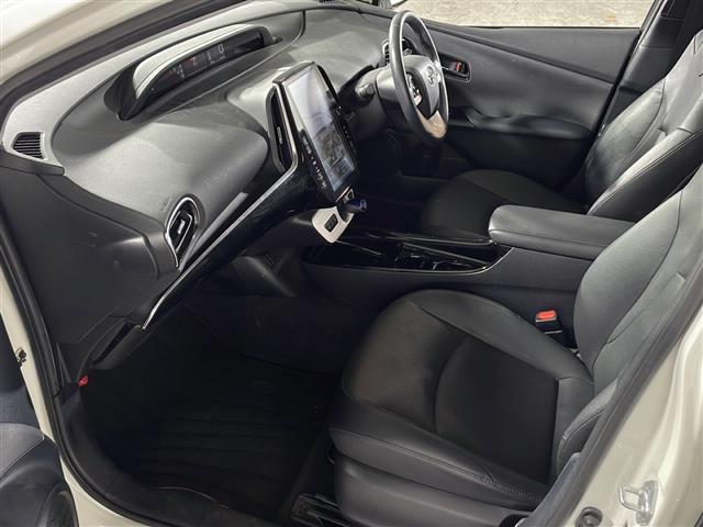 プリウスPHV Aレザーパッケージ 禁煙車 ワンオーナー 純正11.6インチナビ バックカメラ クルーズコントロール パワーシート レザーシート コーナーセンサー シートヒーター 純正アルミ 純正マット オートハイビーム スペアキー(28枚目)