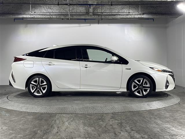 プリウスPHV Aレザーパッケージ 禁煙車 ワンオーナー 純正11.6インチナビ バックカメラ クルーズコントロール パワーシート レザーシート コーナーセンサー シートヒーター 純正アルミ 純正マット オートハイビーム スペアキー(40枚目)