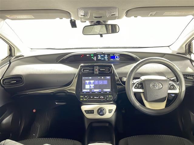 禁煙車　純正８インチナビ　ＣＤ　ＤＶＤ　フルセグＴＶ　ＢＬＵＥＴＯＯＴＨ　バックカメラ　ドライブレコーダー前方　ビルトインＥＴＣ　純正フロアマット　ＬＥＤヘッドライト　フォグライト　取扱説明書　保証書