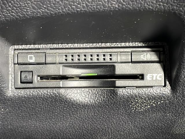 【　ＥＴＣ　】今やカーライフにおける重要性はナビにも匹敵するのではないでしょうか？セットアップを行うことで利用可能になります！