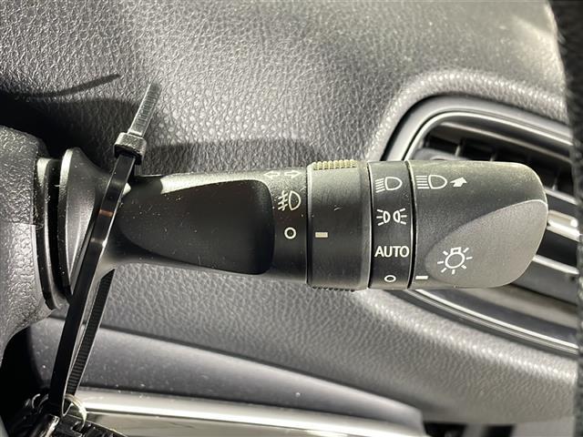 【　オートライト　】オートライトなのでライトの点け忘れを気にすることなく運転が出来ます♪