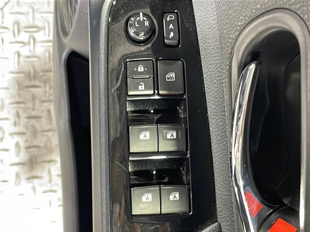 店舗にて現車の確認もいただけますので、お電話で在庫のご確認の上是非ご来店くださいませ！！！