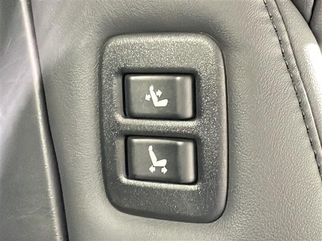 アルファードハイブリッド SR Cパッケージ 禁煙車 7人乗り 純正メーカーナビ(BT,フルセグ,CD/DVD,ラジオ) パノラマミックビューモニター JBLサウンド 純正フリップダウンモニター モデリスタエアロ シグネチャーイルミ 両側パワスラ(17枚目)