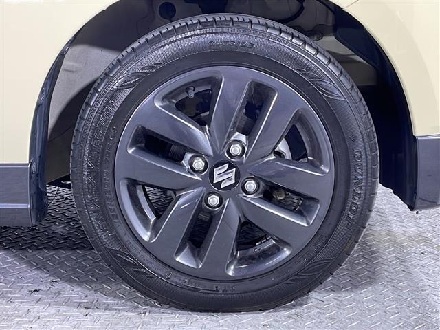 【純正アルミホイール】純正の専用アルミホイールが足元を飾ります！ＩＤＯＭでは、社外アルミホイールや、スタッドレスタイヤも取扱いしております。ぜひご相談ください。