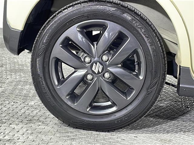 【純正アルミホイール】純正の専用アルミホイールが足元を飾ります！ＩＤＯＭでは、社外アルミホイールや、スタッドレスタイヤも取扱いしております。ぜひご相談ください。