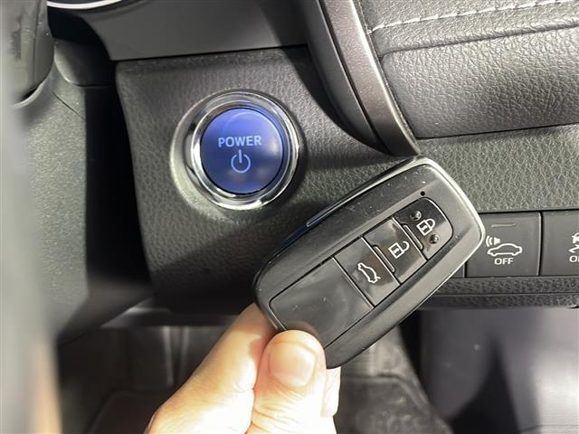 【スマートキー（エンジンスタートストップスイッチ）】スマートキー（電子キー）を持っていれば、スイッチを押すだけでエンジンをかけることができます！