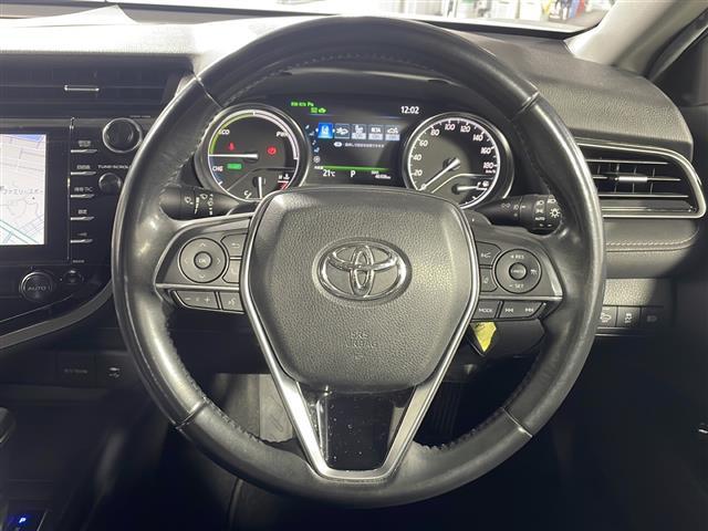 【ステアリング】軽い力で扱いやすいハンドルです。目立つ傷やスレなどなく綺麗な状態です！「プレミアム抗菌コートＧ」をいれていただくとさらに快適に！清潔なお車はお子様にも安心ですね！