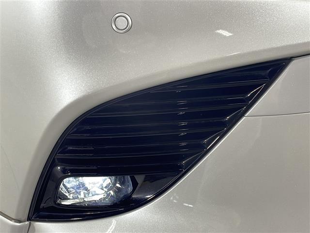 【　フォグランプ　】日本語で霧灯（むとう）と呼ばれるフォグランプは、その名の通り濃い霧が発生した際などに点灯させて、視界を確保する重要なランプです！