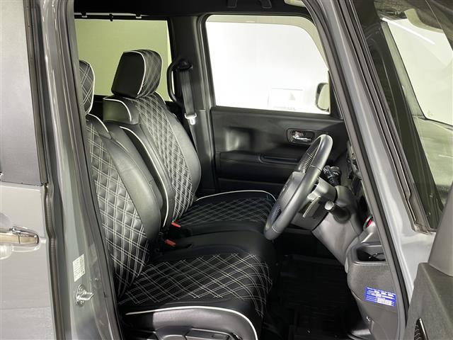 【運転席】座り心地が良いシートなので長時間の運転でも快適にお過ごしいただけます。新品のフロアマットのご注文も可能です。掲載箇所以外にご希望の写真がございましたらお気軽にお問い合わせ下さい。