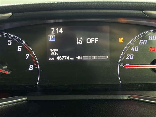 【　メーター　】メーターまわりも鮮やかに照らし出され、デザイン、安全性ともにバッチリですね♪