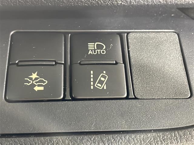 【　プリクラッシュセーフティシステム　】進路上の車両や歩行者を前方センサーで　検出し、衝突の可能性が高いとシステムが判断したときに、警報やブレーキ力制御により運転者の衝突回避操作を補助します！