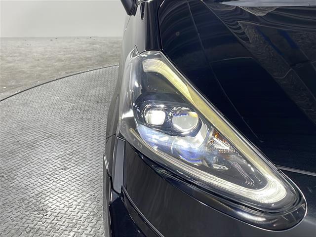【　ＬＥＤヘッドライト　】悪天候や夜間の走行も視界良好で安心してお乗りいただけます。