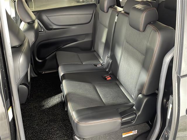 【　セカンドシート　】２列目も広々お乗りいただけます♪