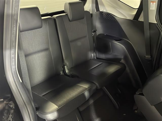 【　サードシート　】３列目のシートも広々していて居住性が高くなっています♪ファミリープランの方にもぴったりです♪