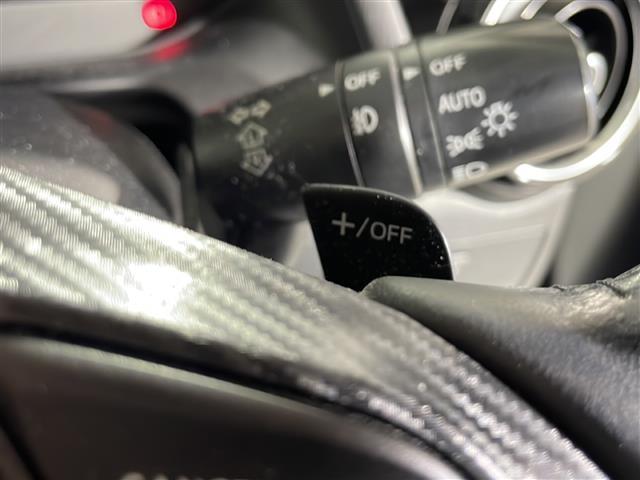 【パドルシフト（ＡＴ車）】ＭＴ車と同じように好きなギアで走ることができます！ステアリングから手を離さずに指先だけでシフト操作ができ、よりスポーティな走りをお楽しみいただけます。